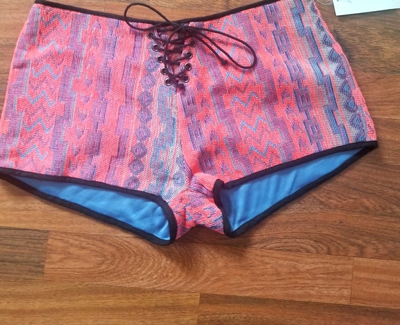 Tobi San Juan Lace fly Zipper back Shorts medium - Picture 7 of 12
